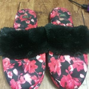 Victoria Secret Fuzz Slippers Size M